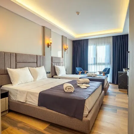 Hotel Comfort Point Three *
