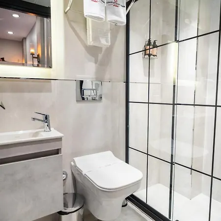 Modernlux Hotel